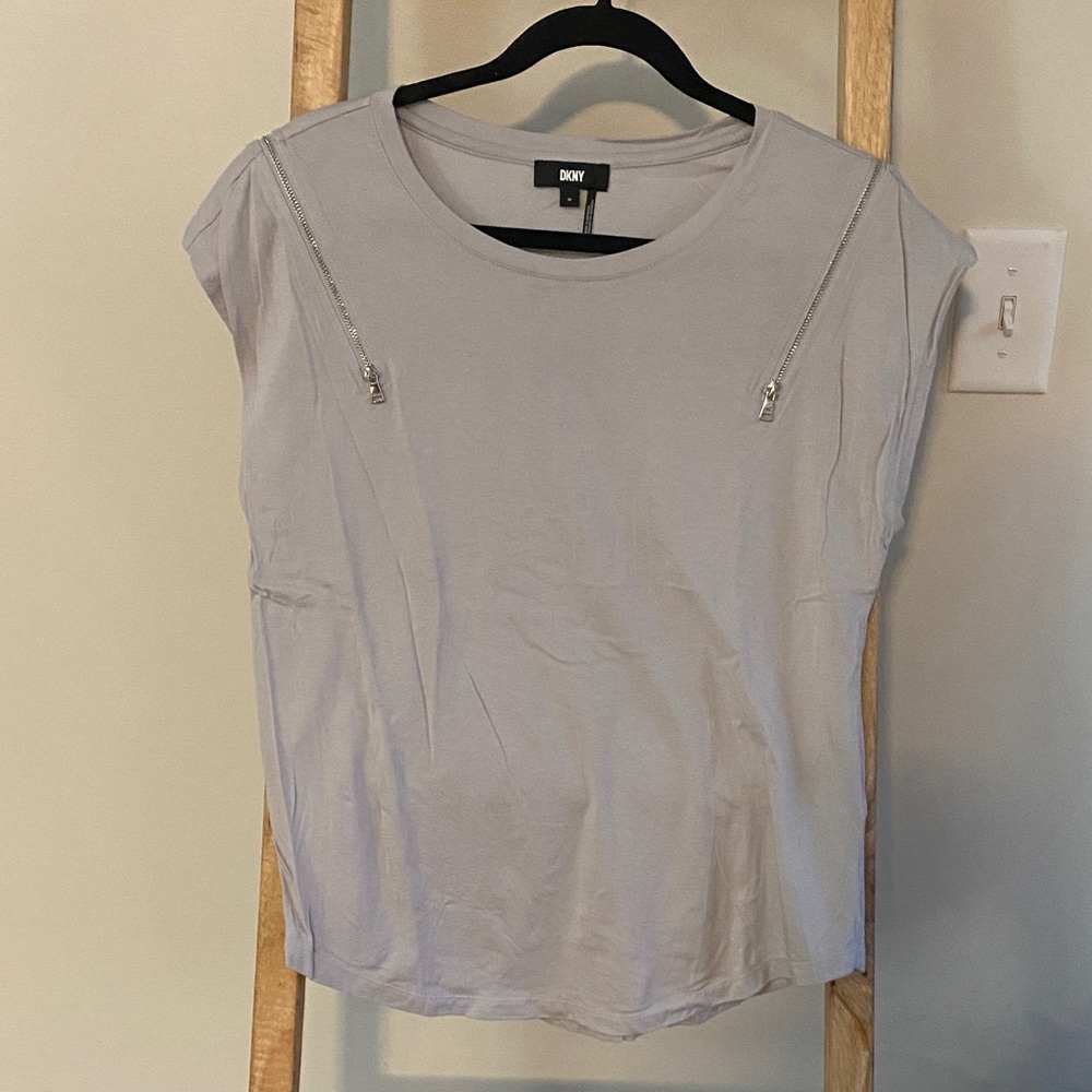 DKNY Light Gray Short Sleeve Top